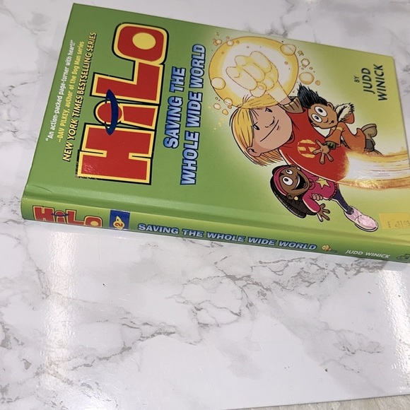 Hilo: Saving the Whole Wide World Book - Picture 9 of 9